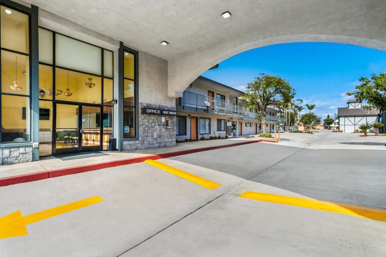 Hotel Hacienda At Ontario Ranch Exterior foto